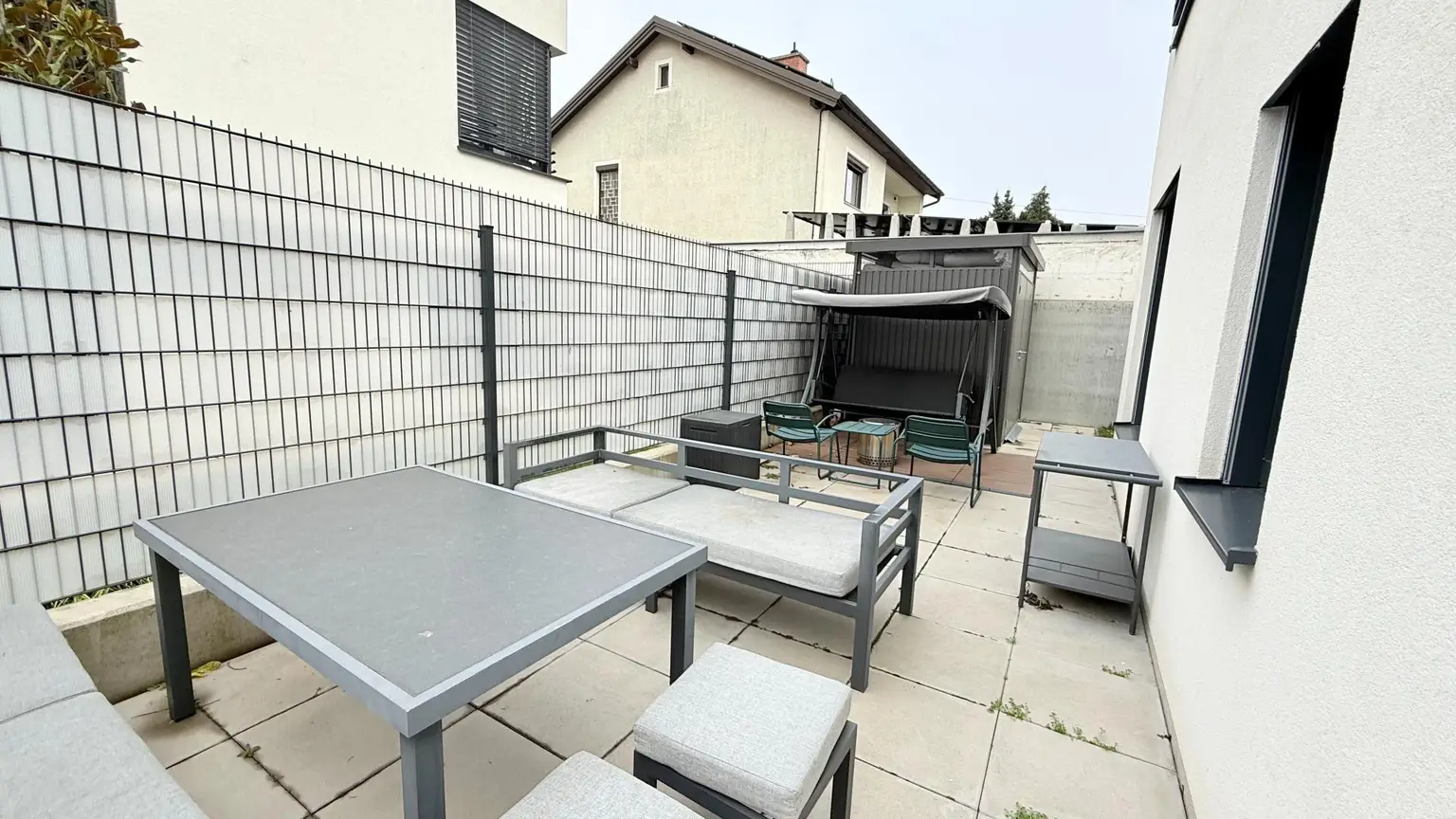 TERRASSE HINTEN