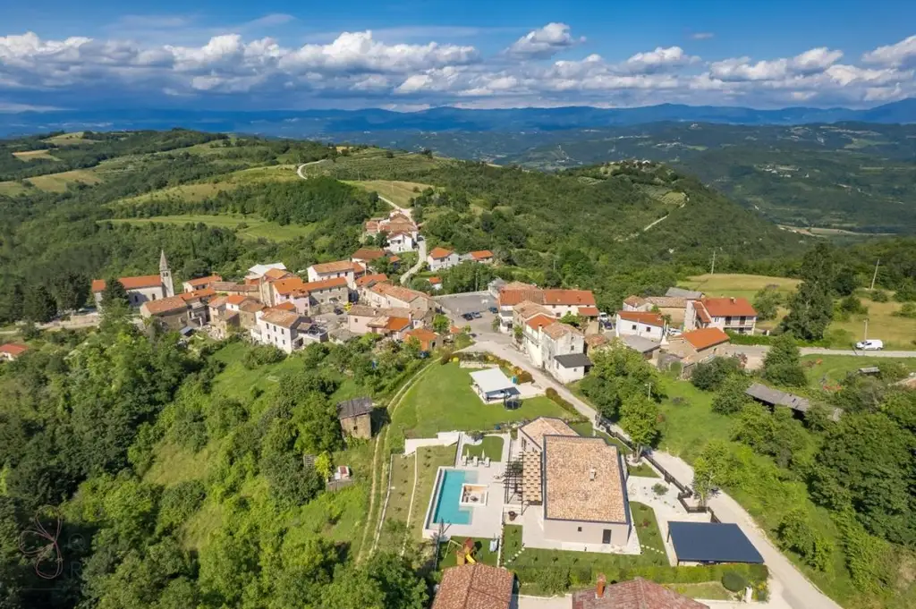 Mediterraner Rückzugsort mit Investitionspotenzial – Ihre Traumvilla in Kascerga