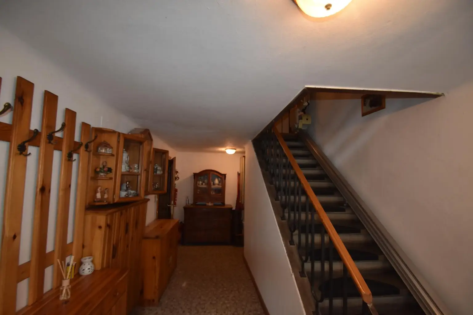 Wohnhaus mit großem Waldgrundstück