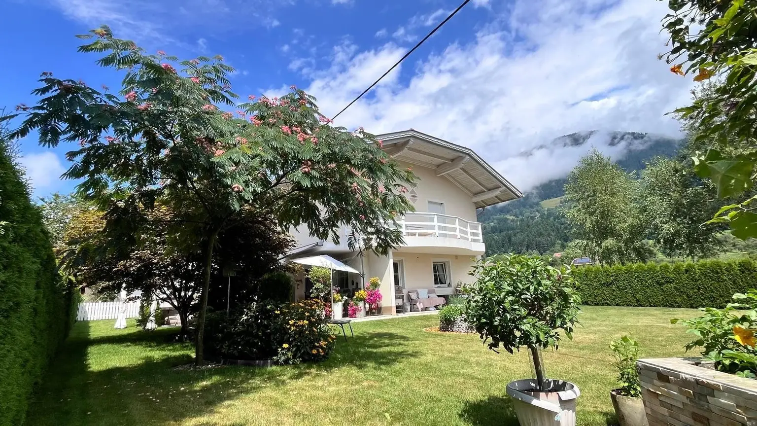 großzügiges Wohnhaus