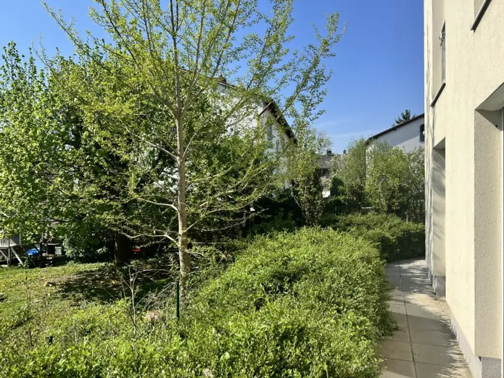 Moderne, zentrumsnahe Familienvilla mit großem Garten in gefragter Grünruhelage (!)