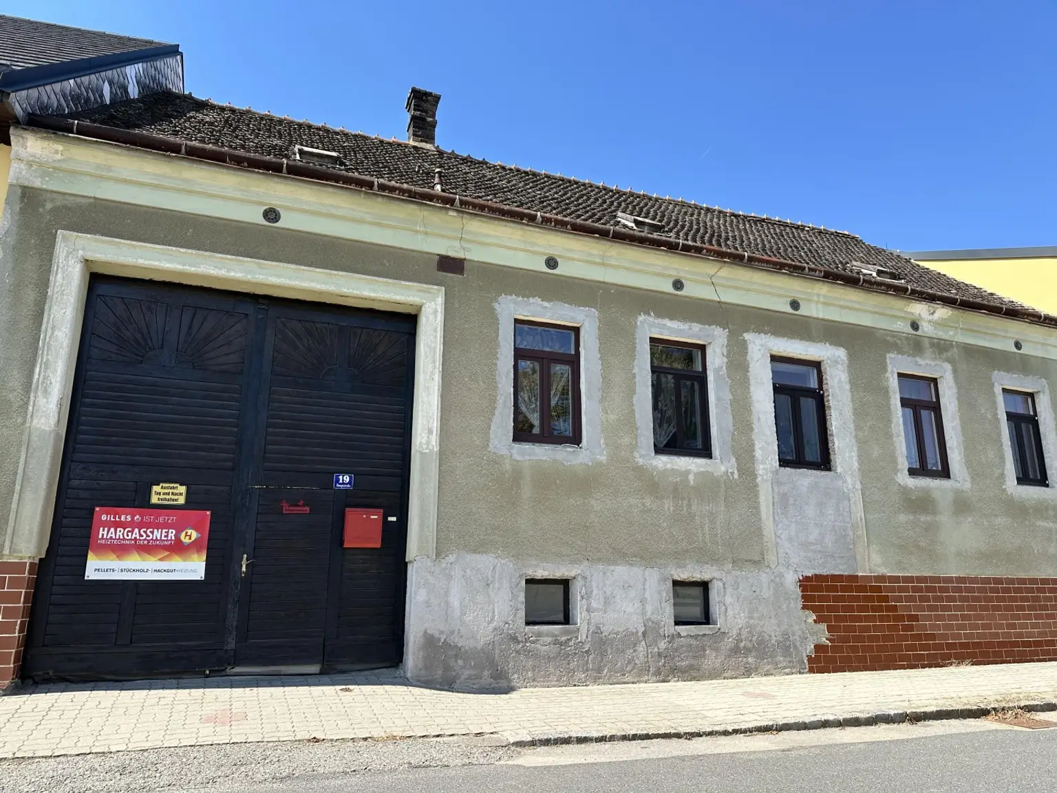 "Einfamilienhaus mit großem Grundstück in Schrattenberg"