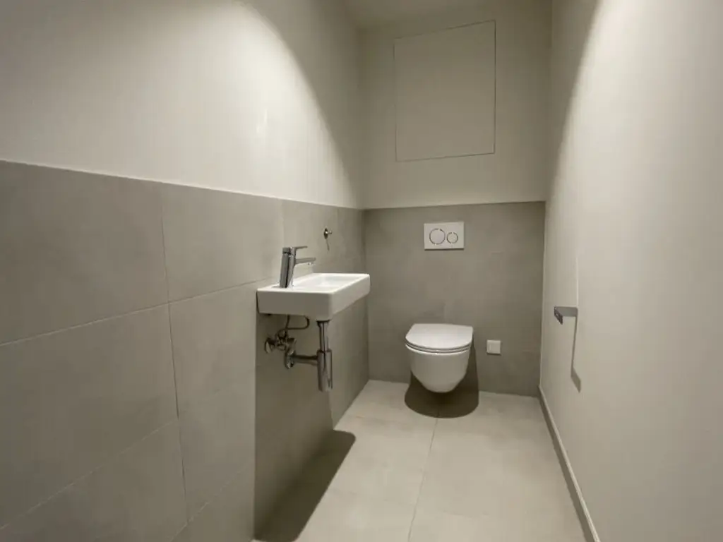 ***** Belvedereblick: unbefristete 3 Zimmer Neubau mit Loggia ab August zur Vermietung *****