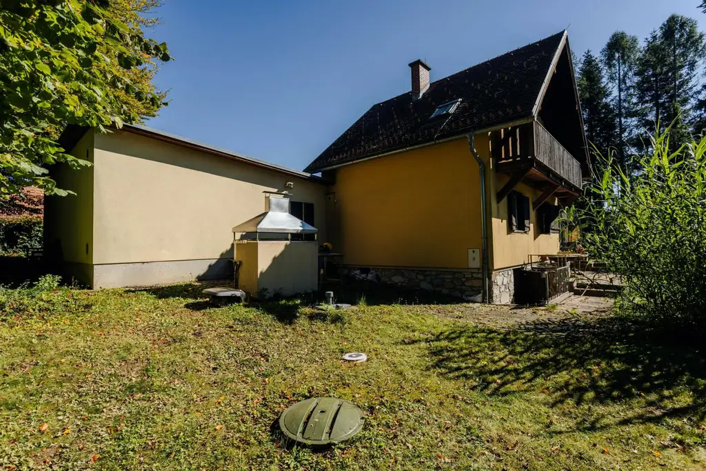 Großzügiges Einfamilienhaus mit Schwimmteich in Weinitzen - ländliche Geborgenheit trifft modernen Wohnkomfort