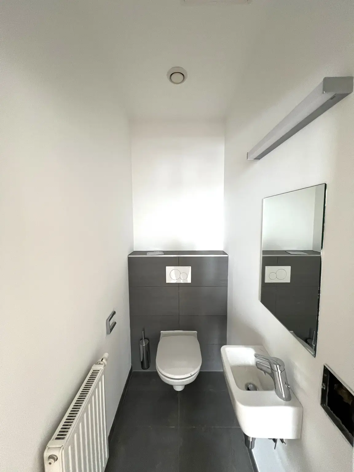 ERSTBEZUG NACH SANIERUNG: Helle klimatisierte Dachgeschoss-Wohnung in der Taborstraße