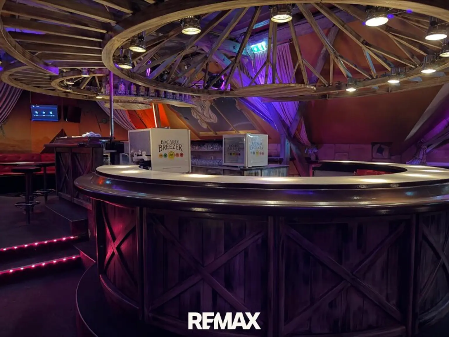 Bar im OG