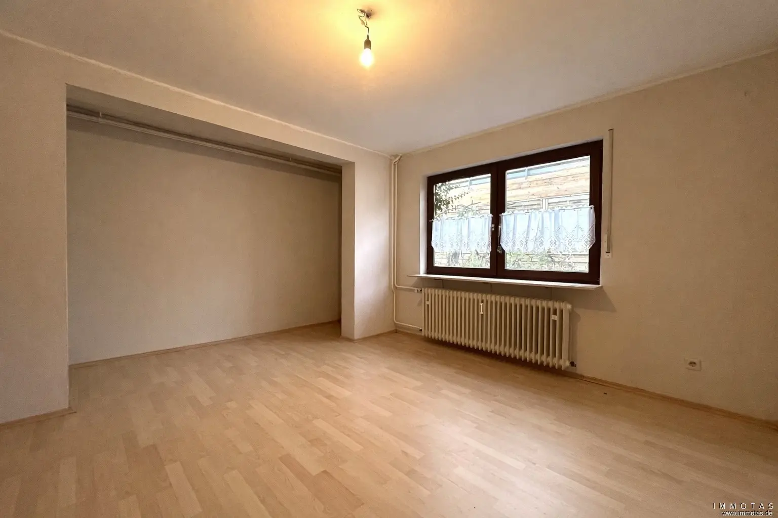 Zimmer 1 KG