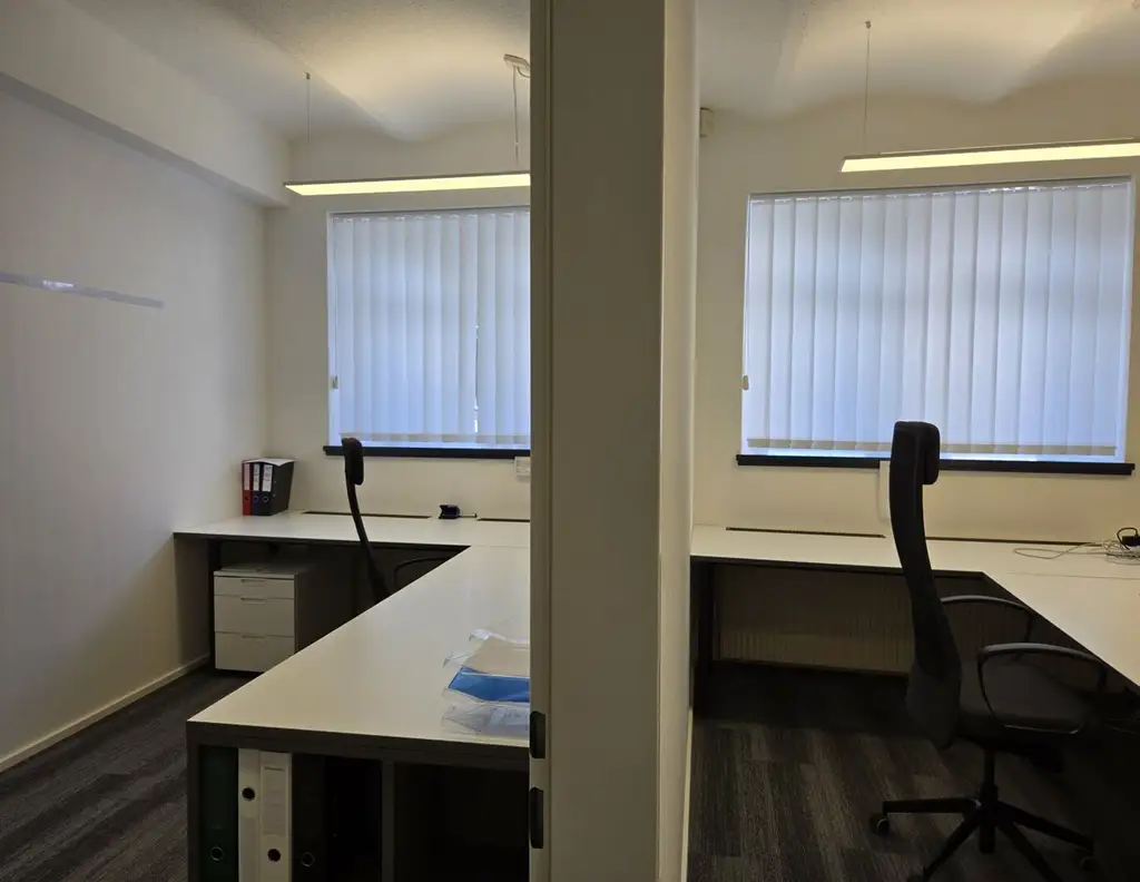 Neu sanierte Büro- / Praxisräume sehr zentral gelegen