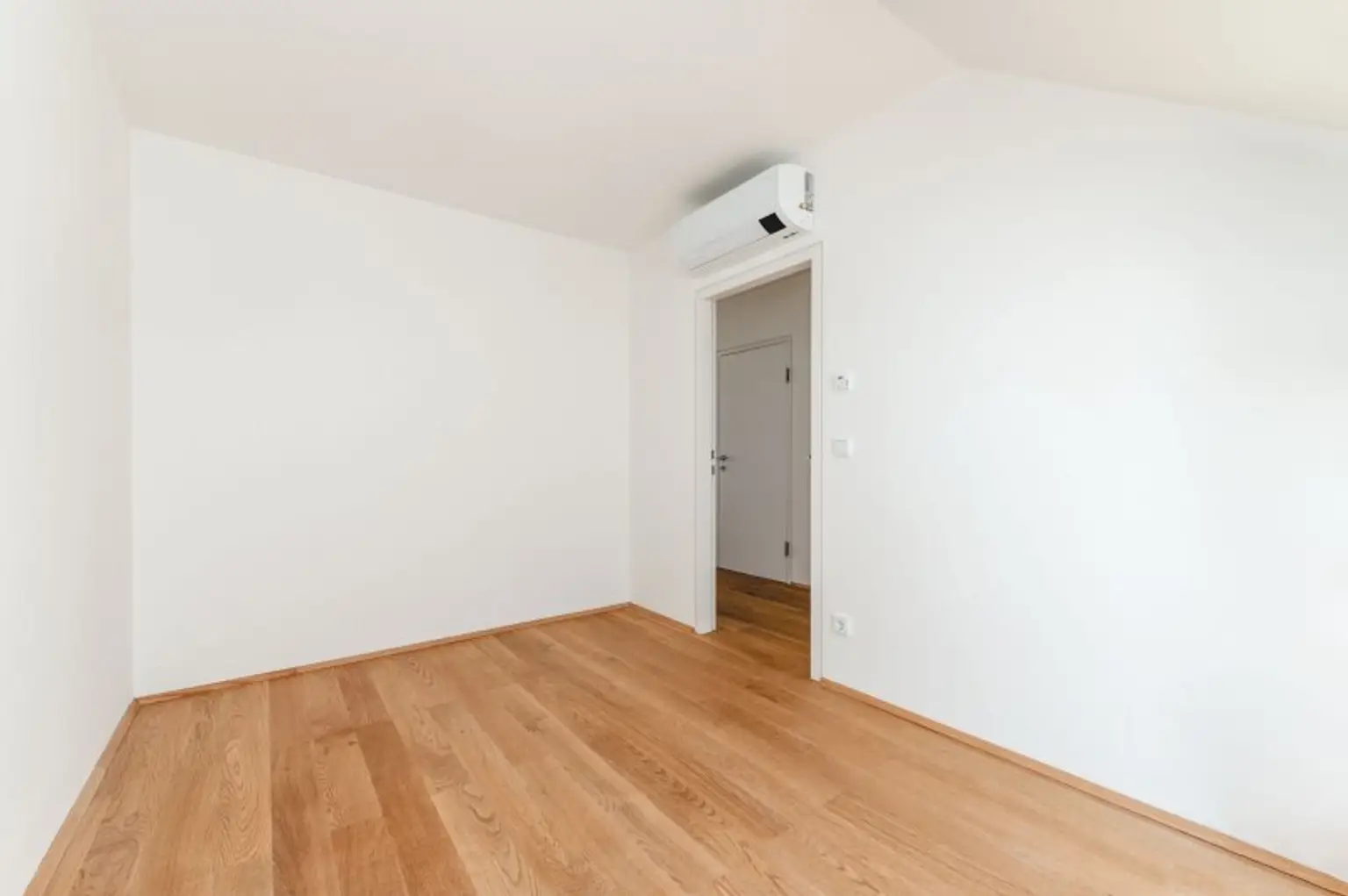 3-Zimmer-Maisonette mit Dachterrasse nahe Rochusmarkt zu vermieten!