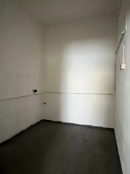 220 m² Geschäftsfläche für Büro/ Praxis/ Lokal mit großen Auslagenfronten nähe Hütteldorfer Straße!