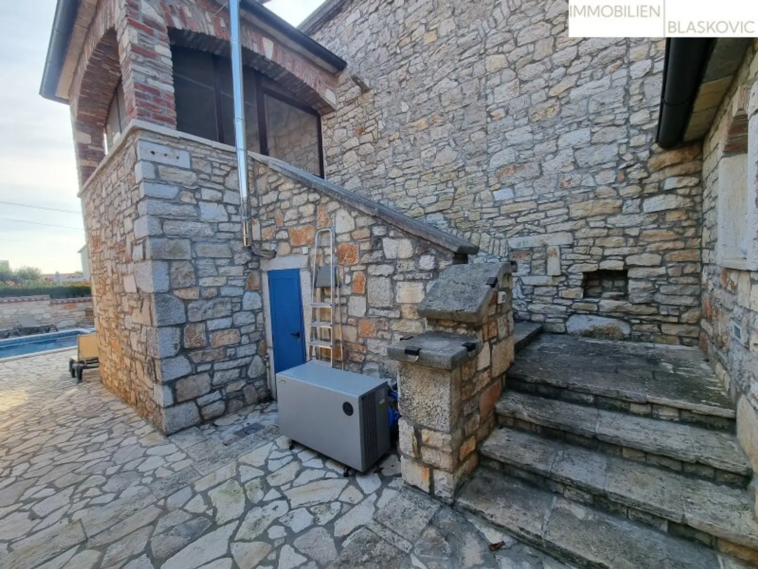 Porec Umgebung - Attraktives Steinhaus mit 2 Appartements und Pool/Wellness