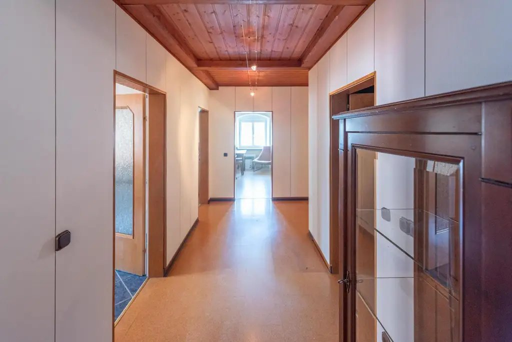 Zwei besondere Wohnungen in historischem Gebäude - 178 m² und 49 m² im Zentrum von Scharnstein mit schönem Ausblick und Garage!