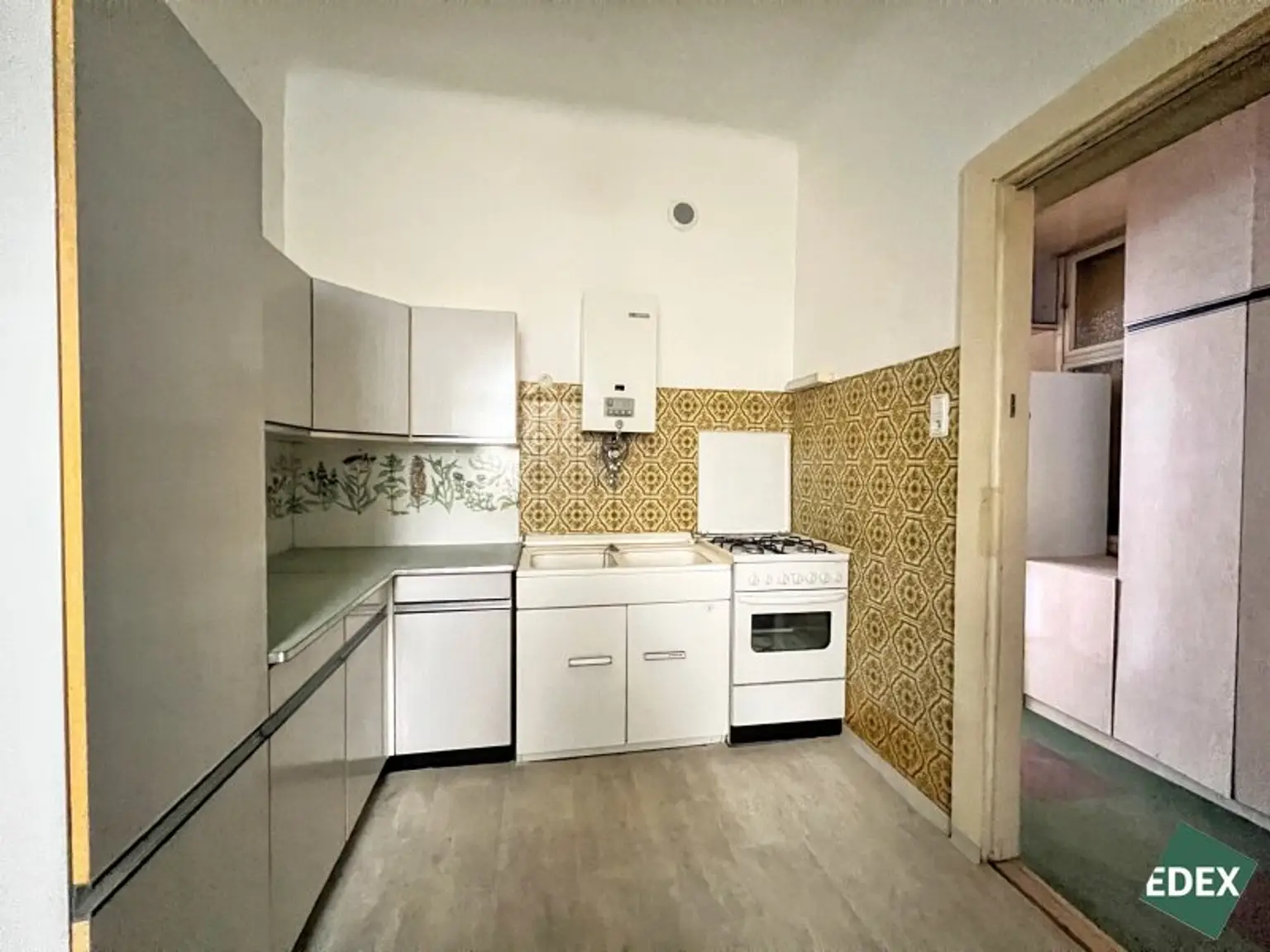 Altbauwohnung zum Sanieren – 48 m² mit Balkon im 3. Liftstock