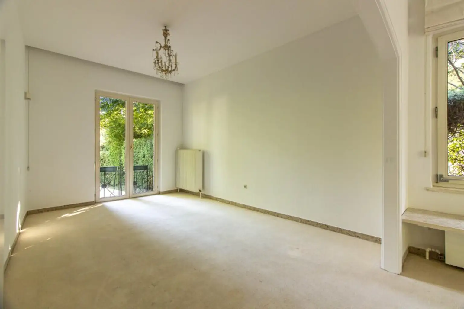 Familienheim mit Privatsphäre - Elegantes Wohnen in Harmonie mit der Natur