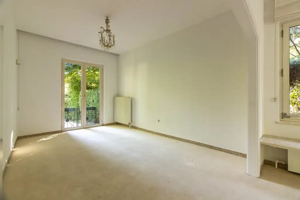 Familienheim mit Privatsphäre - Elegantes Wohnen in Harmonie mit der Natur