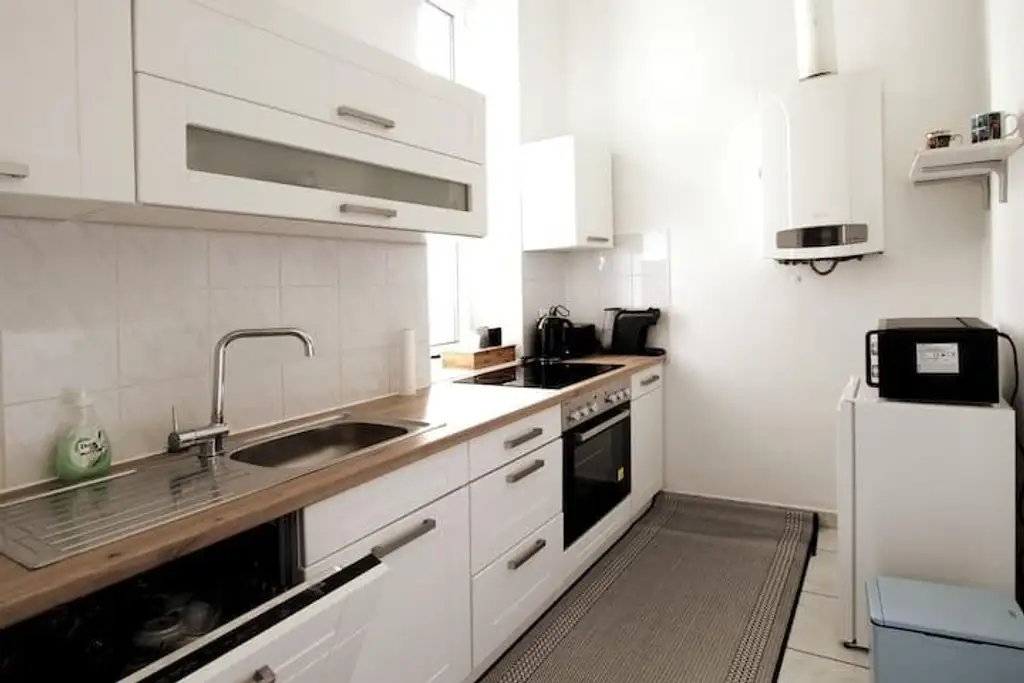 "Ruhige 2-Zimmer Altbau-Wohnung"