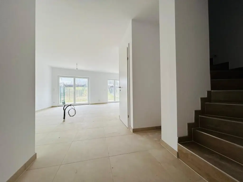 Traumhafte Doppelhaushälfte - Erstbezug, 5 Zimmer, Garten, Terrasse, 2 Stellplätze - Nähe Bahnhof!