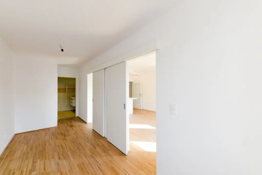 Neuwertige 2-Zimmer-Wohnung beim Westbahnhof - Balkon, Garage, U-Bahn