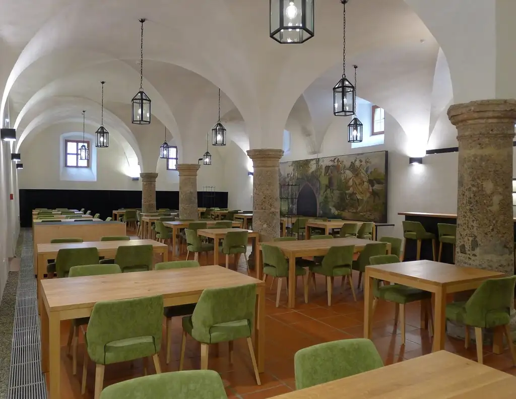 Gastronomiebetrieb im Schloss Ambras in Innsbruck sucht Pächter/in