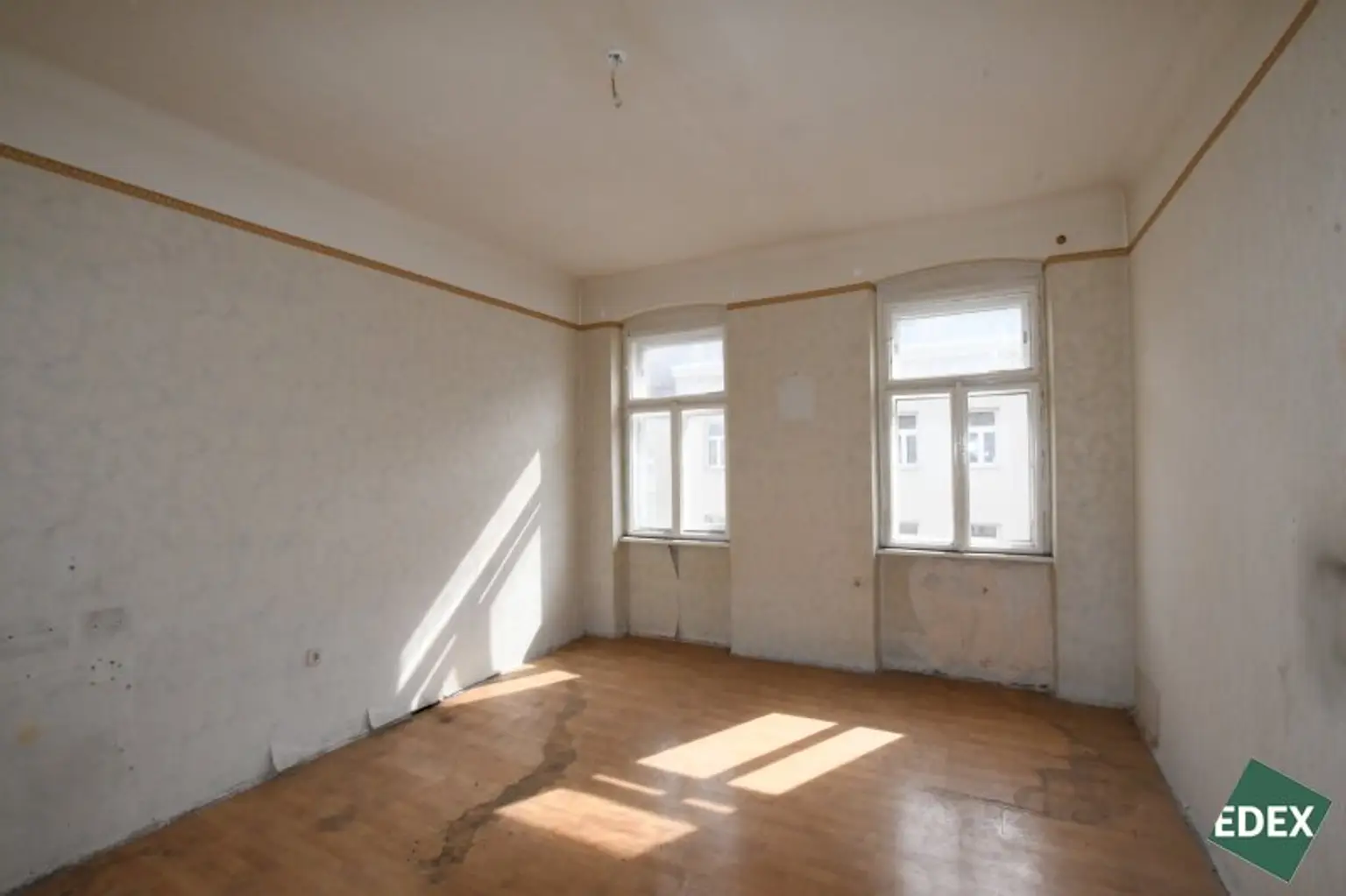 Sanierungsbedürftige 2-Zimmer-Altbauwohnung mit Entwicklungspotenzial – ca. 46 m² in zentraler Lage