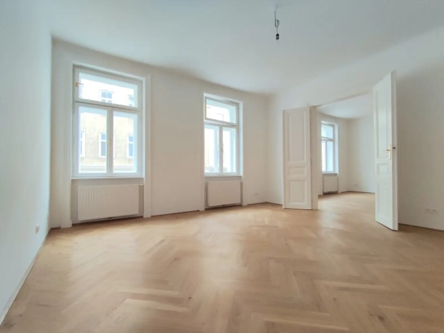 Altbaujuwel mit Erstbezug und U-Bahn Nähe! 3 Zimmer! Nähe Servitenviertel!