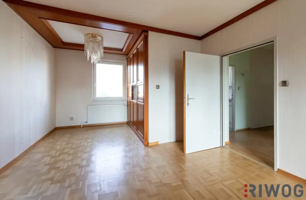 EIN- ODER ZWEIFAMILIENHAUS, gute Substanz, Modernisierungsbedarf