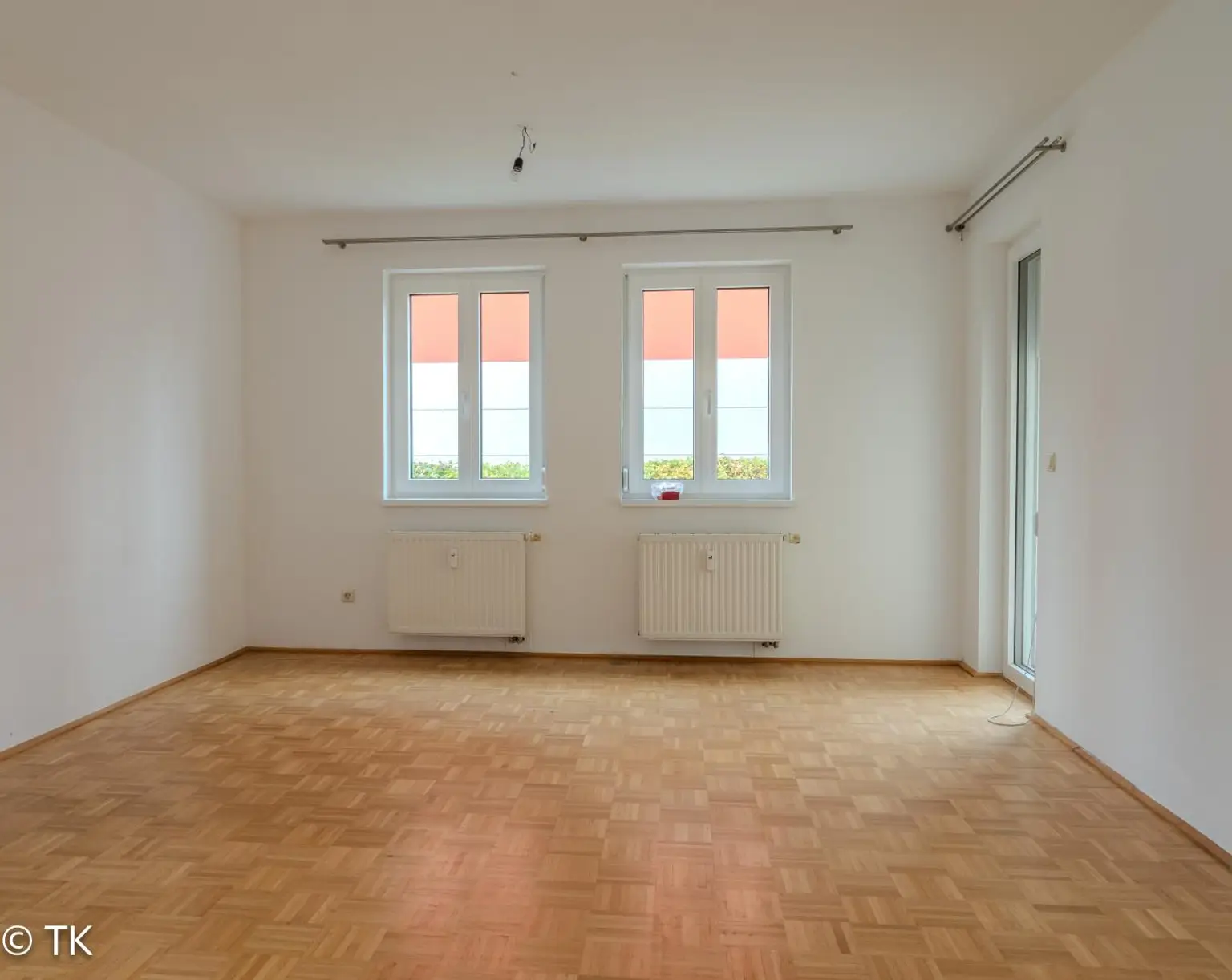 Freundliche Erdgeschosswohnung mit Tiefgaragenplatz und Loggia