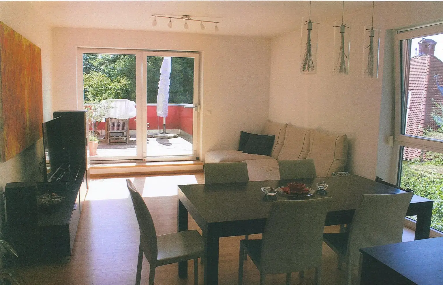 ab 1.1.2026 - Top Lage Mariagrün: 4 Zimmer, Küche, große Terrasse, ruhe Lage, ein Tiefgaragenplatz kann optional angemietet werden.