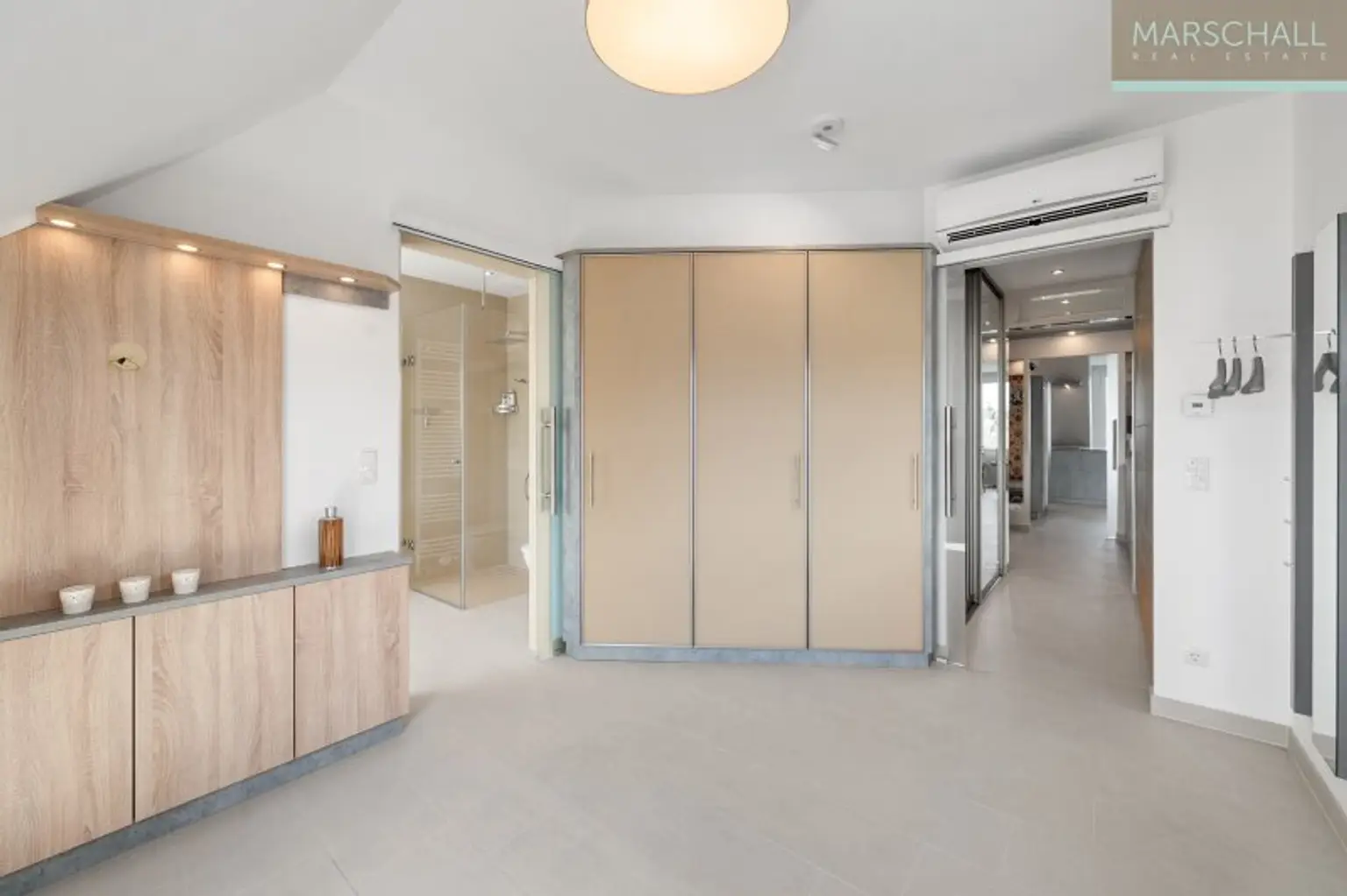 Hochwertig ausgestattete Penthousewohnung mit Terrasse in Toplage