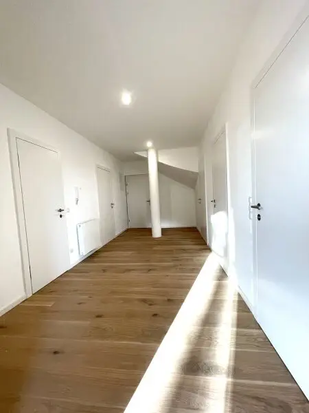 Prestige Living in Sievering: Großzügige Gartenwohnung mit Stil