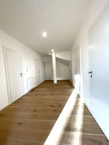 Prestige Living in Sievering: Großzügige Gartenwohnung mit Stil