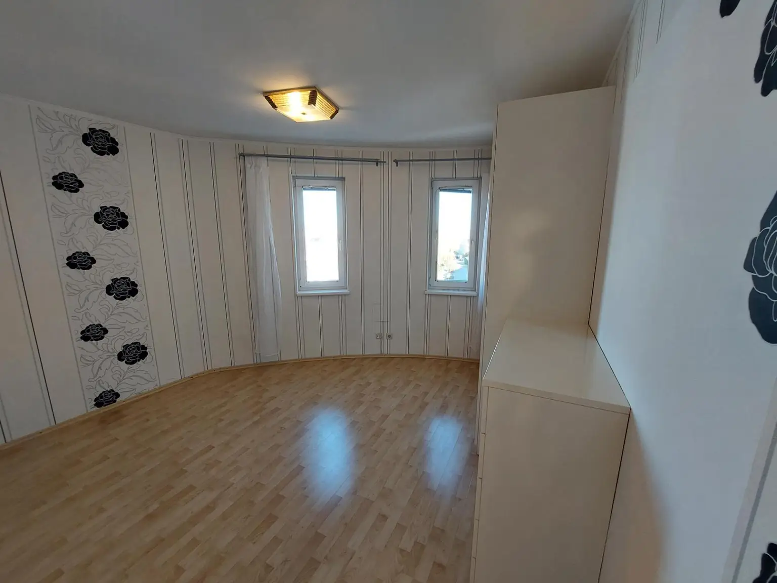 Wohnen am Seepark, leistbare Dreizimmertraumwohnung mit Dachterrasse!