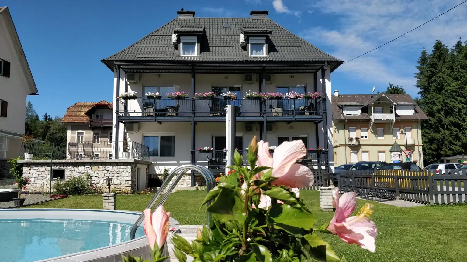 Außenansicht - zurückliegender Sommer