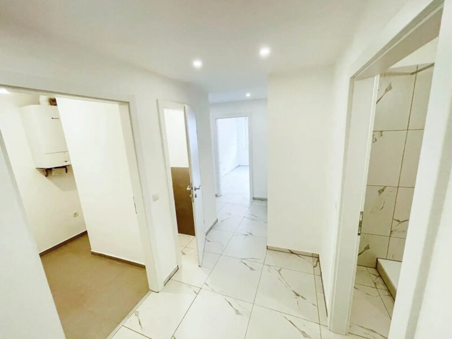Exquisite, neu sanierte Wohnung in bester Lage – Ihr Traumzuhause wartet!