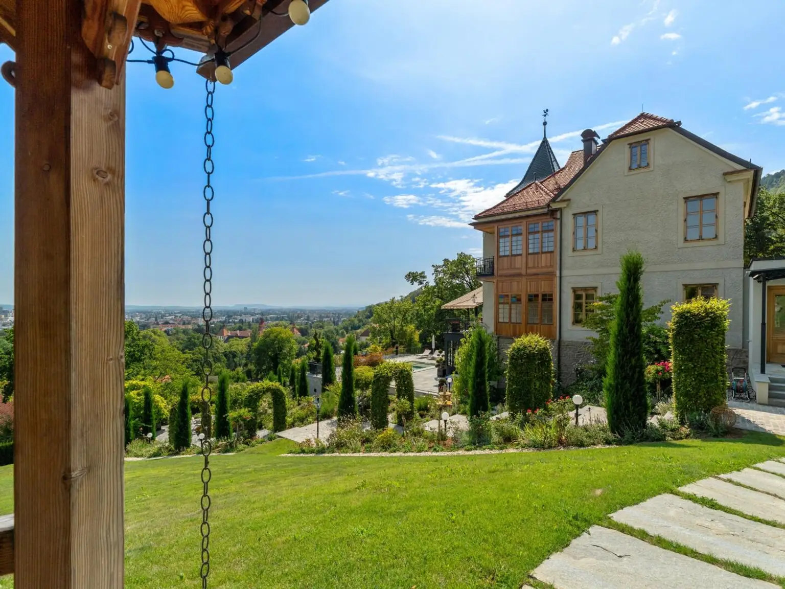 Alt-Eggenberg - Historische Villa mit atemberaubendem Stadt- und Uhrturmblick | Old-Eggenberg - Historic villa with breathtaking views of the city and clock tower