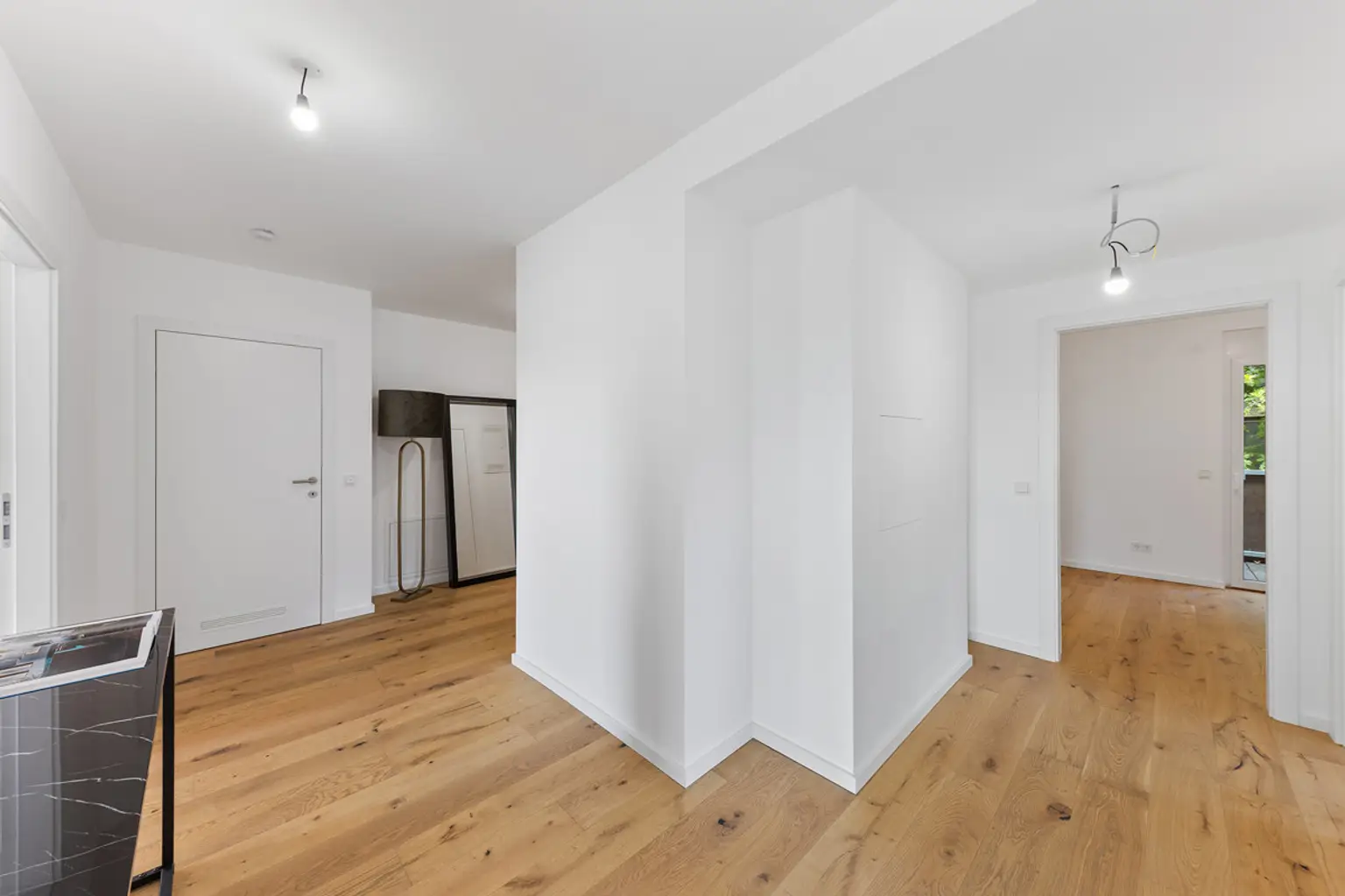 DG-Wohnung mit atemberaubender Dachterrasse in absoluter Grünruhelage