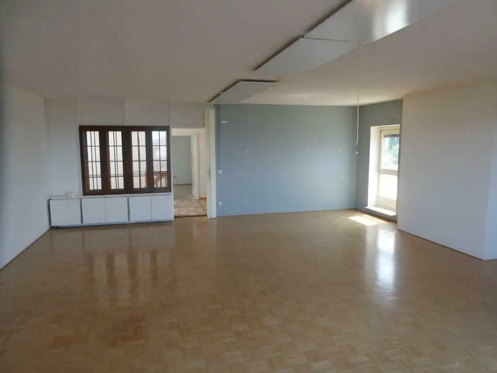 Großzügige Maisonette-Wohnung mit Stadtblick-Terrasse in Waltendorf zu verkaufen!
