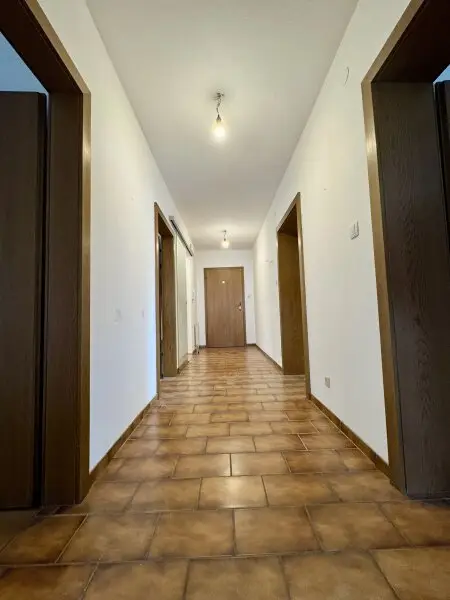 *geräumige 3 Zimmer Wohnung mit extra Küche und Balkon!  Super schöne Aussicht inkludiert!