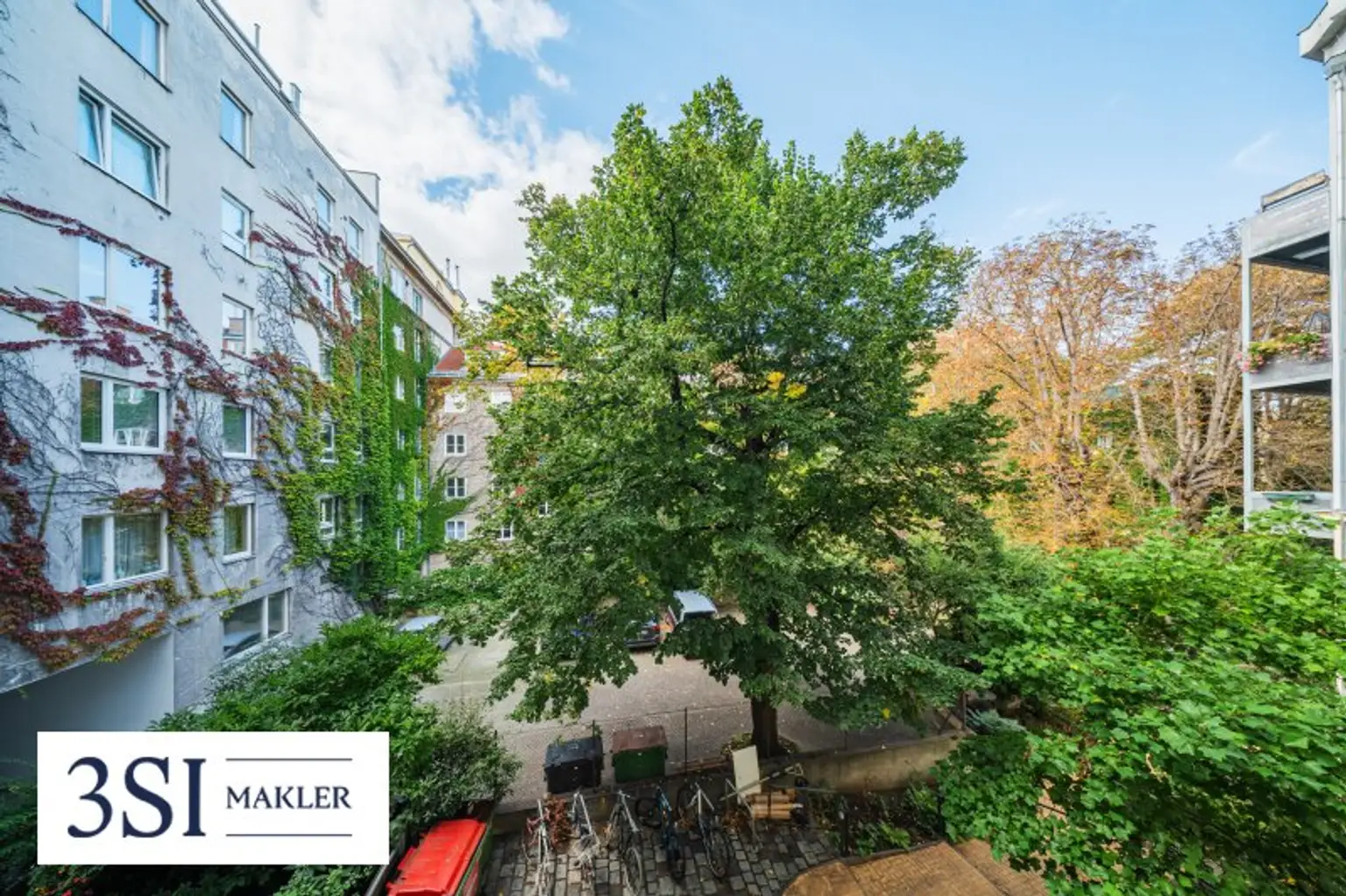Wohnen beim Schloss Belvedere: Altbauwohnung mit südwestlichem Balkon