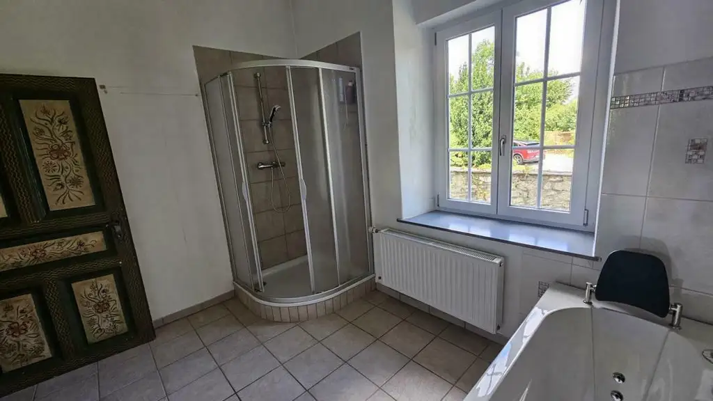 **Villa mit Türmchen in bester Lage  ** 2 Wohneinheiten ** parkähnlicher Garten **2 Parzellen **