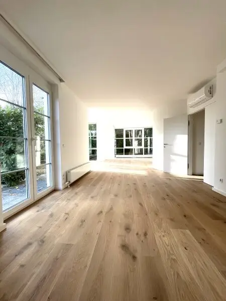 Prestige Living in Sievering: Großzügige Gartenwohnung mit Stil