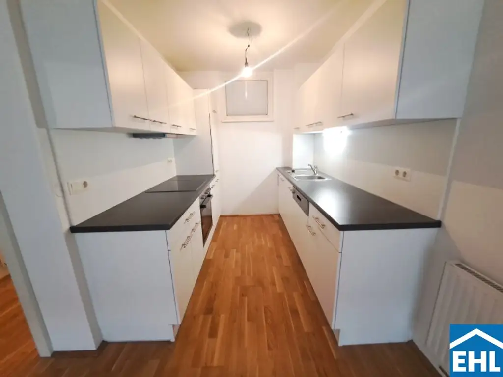 Schöne 2 Zimmer Wohnung mit Balkon in zentraler Lage