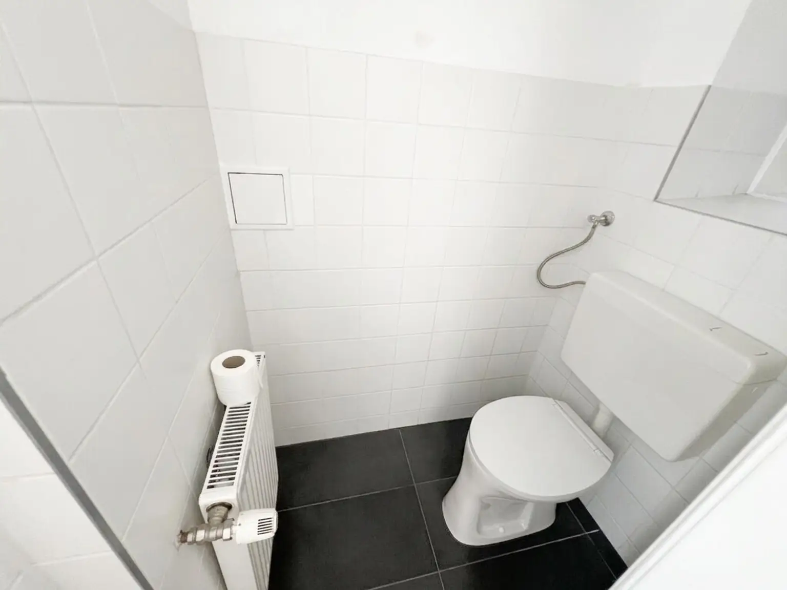 UNBEFRISTET und TOP LAGE: Schöne 2-Zimmer-Altbauwohnung