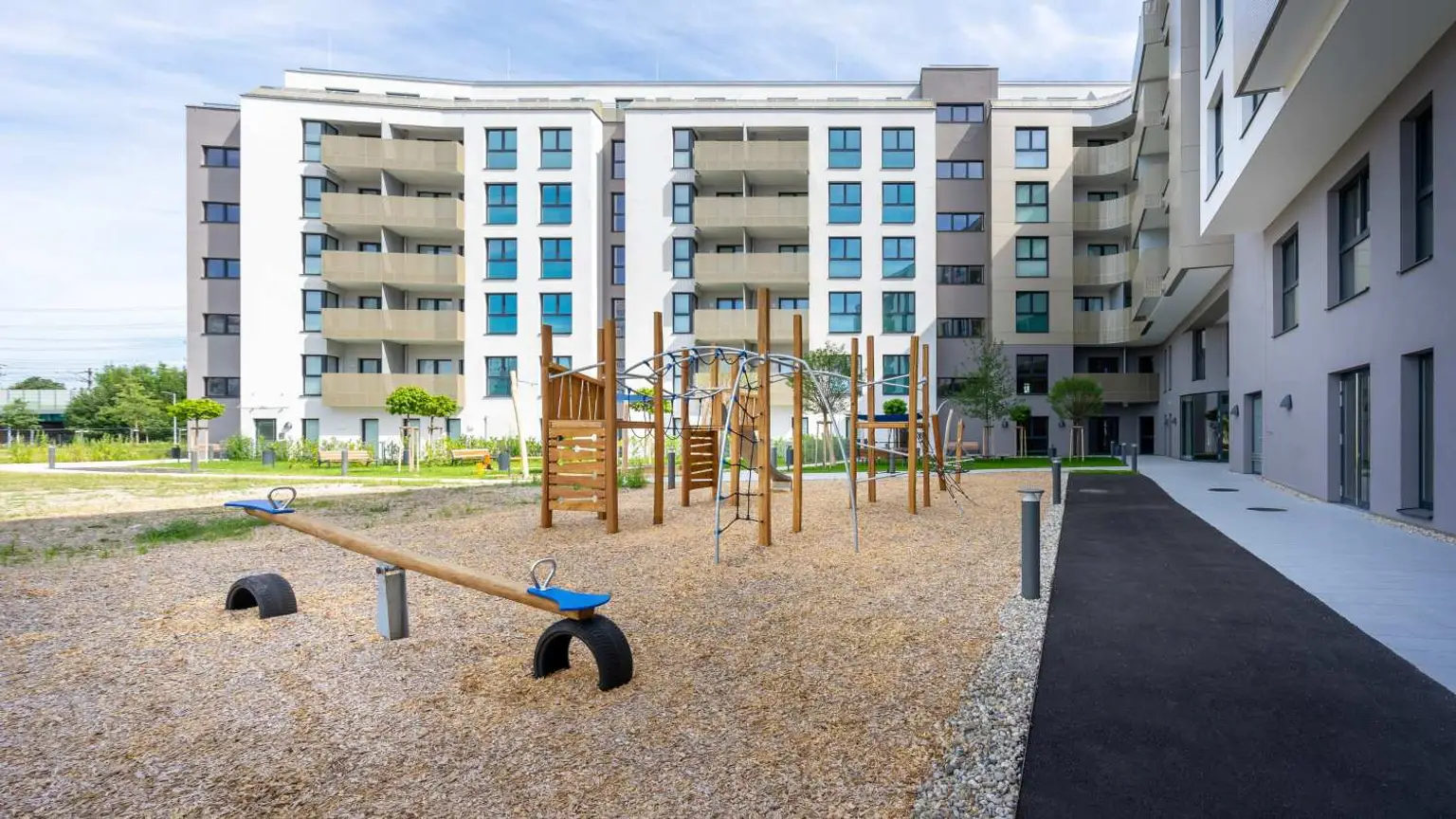 Q11 Leben am Fluss - Geräumige 3-Zimmer-Wohnung mit Loggia und Balkon!