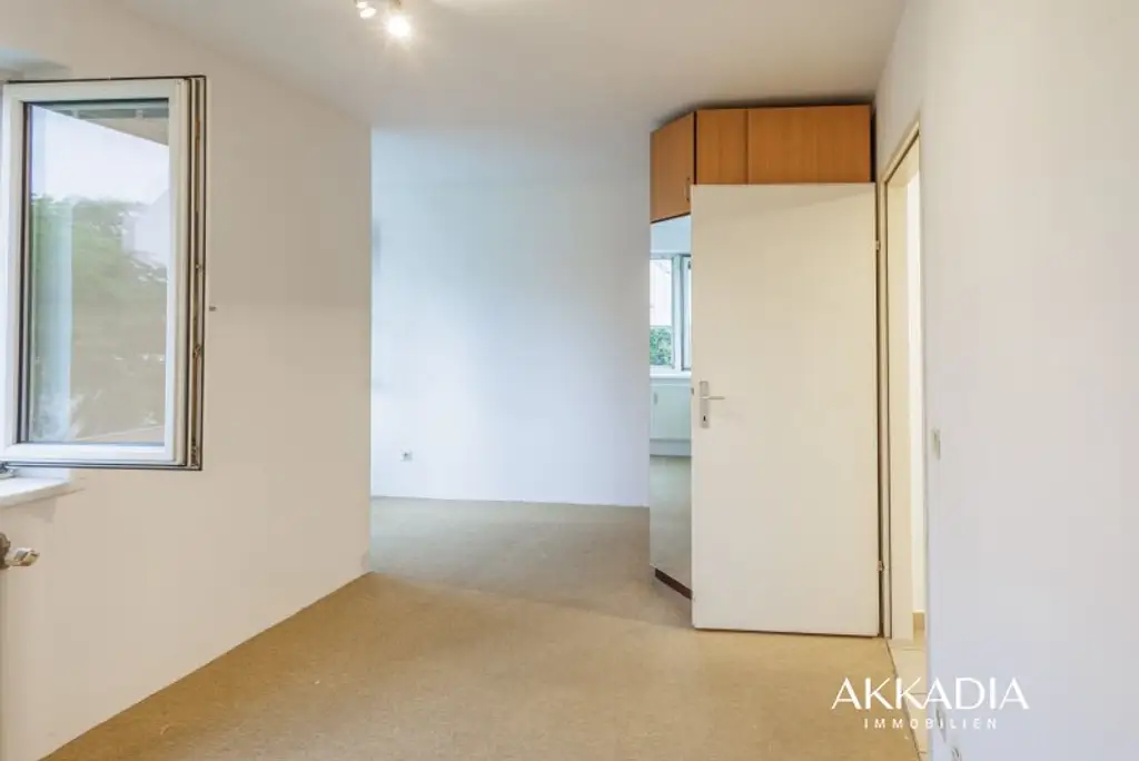 Ruhige 2-Zimmer-Wohnung mit Gartenblick und Garagenplatz