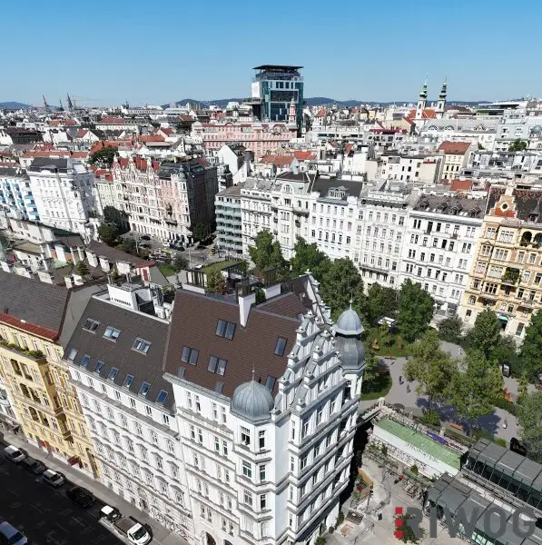 Einmalige Dachgeschosswohnung am Naschmarkt – Mit Vision veredelbar zum 215 m² PENTHOUSE-Juwel mit einmaligen 360°-Blick über Wien