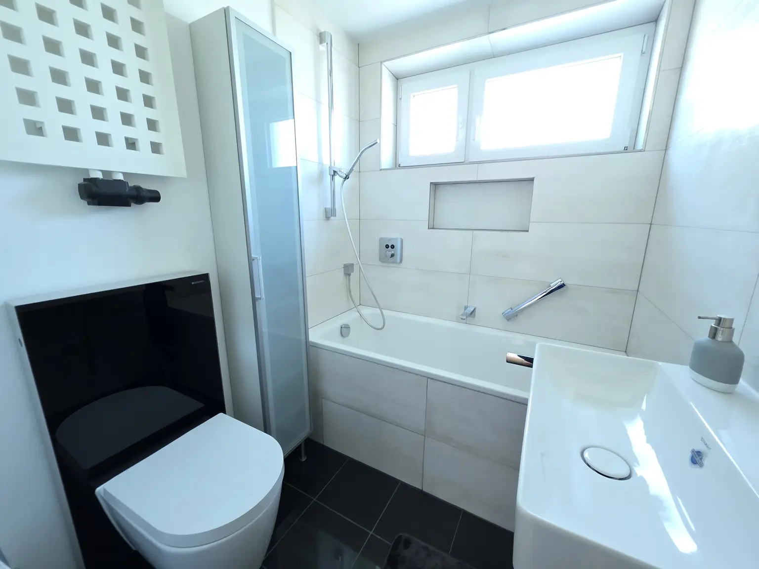 Bad mit Wanne