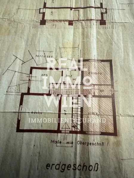 Perfekt gelegenes EFH in Villach: ca.160 m² Wfl, Garten, Balkon & Stadtblick! 370.000 €