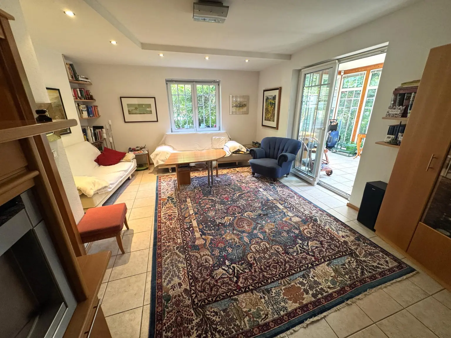 Großzügiges Einfamilienhaus mit Pool, Wintergarten und Doppelgarage mitten im Grünen!