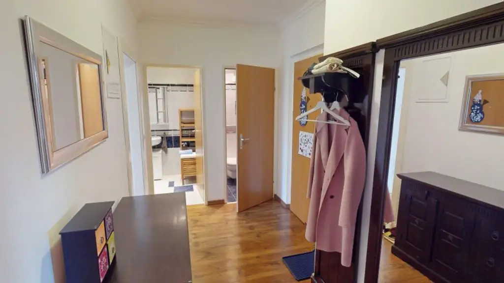 Helle 2-Zimmer-Wohnung mit Balkon & TG-Platz